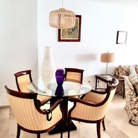 Puerto Estepona * إِستيبونا